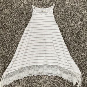 White Abercrombie top with gray stripe Lace